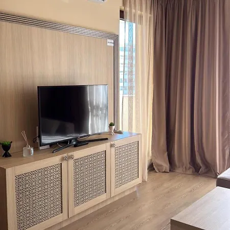 2-стаен аппартамент в Argisht Partez Daire *
